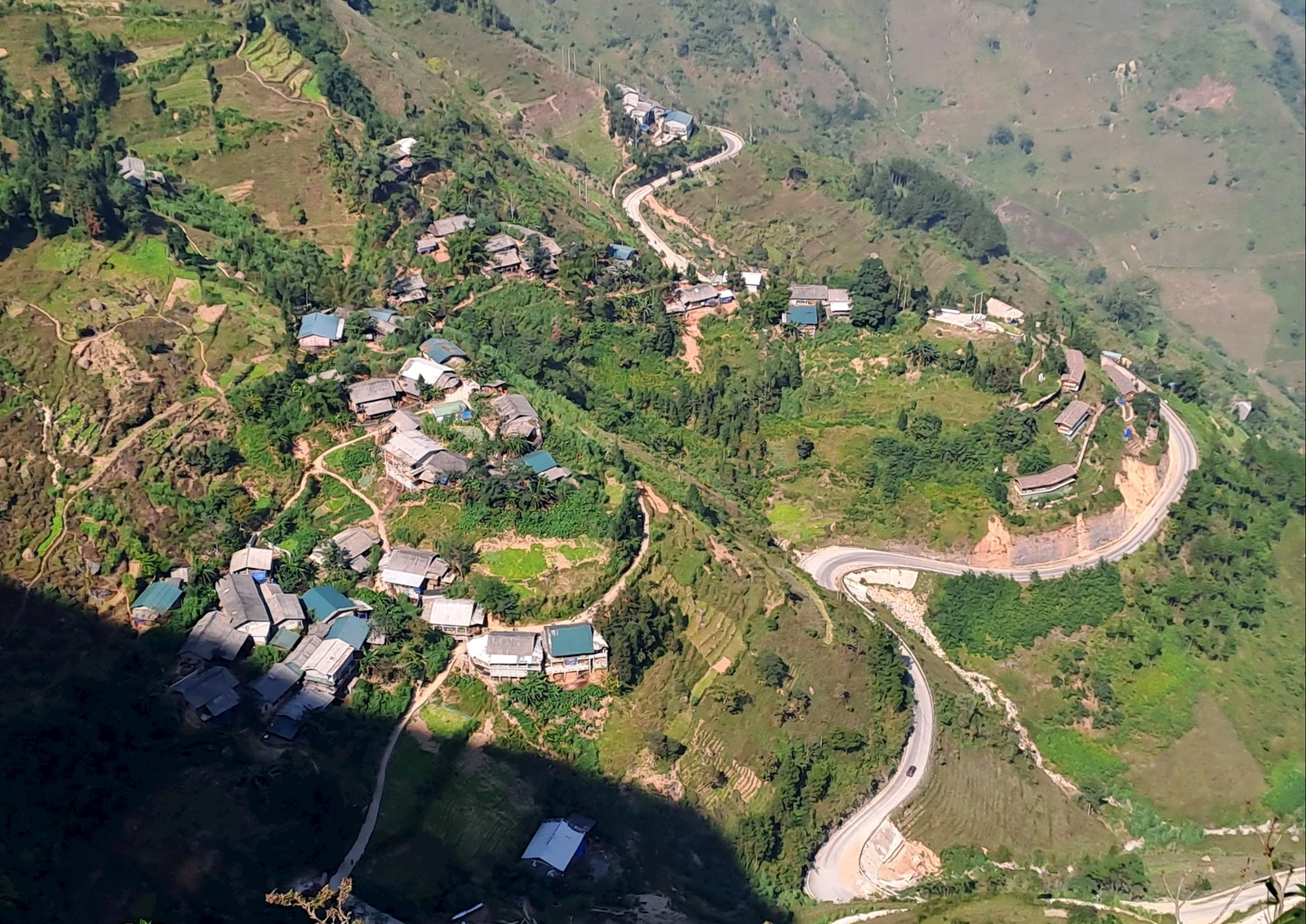 Du lịch “Miền đá nở hoa”