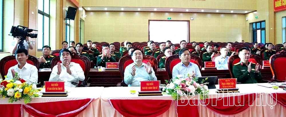 Bàn giao chức vụ Chính uỷ Bộ CHQS tỉnh