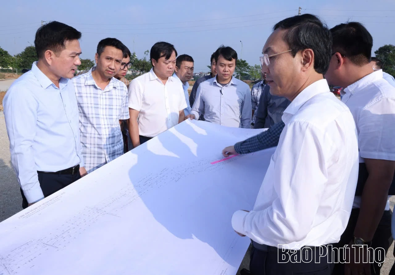 Phó Chủ tịch UBND tỉnh Vũ Việt Văn kiểm tra tiến độ công trình giao thông trọng điểm thuộc khu vực Vĩnh Phúc