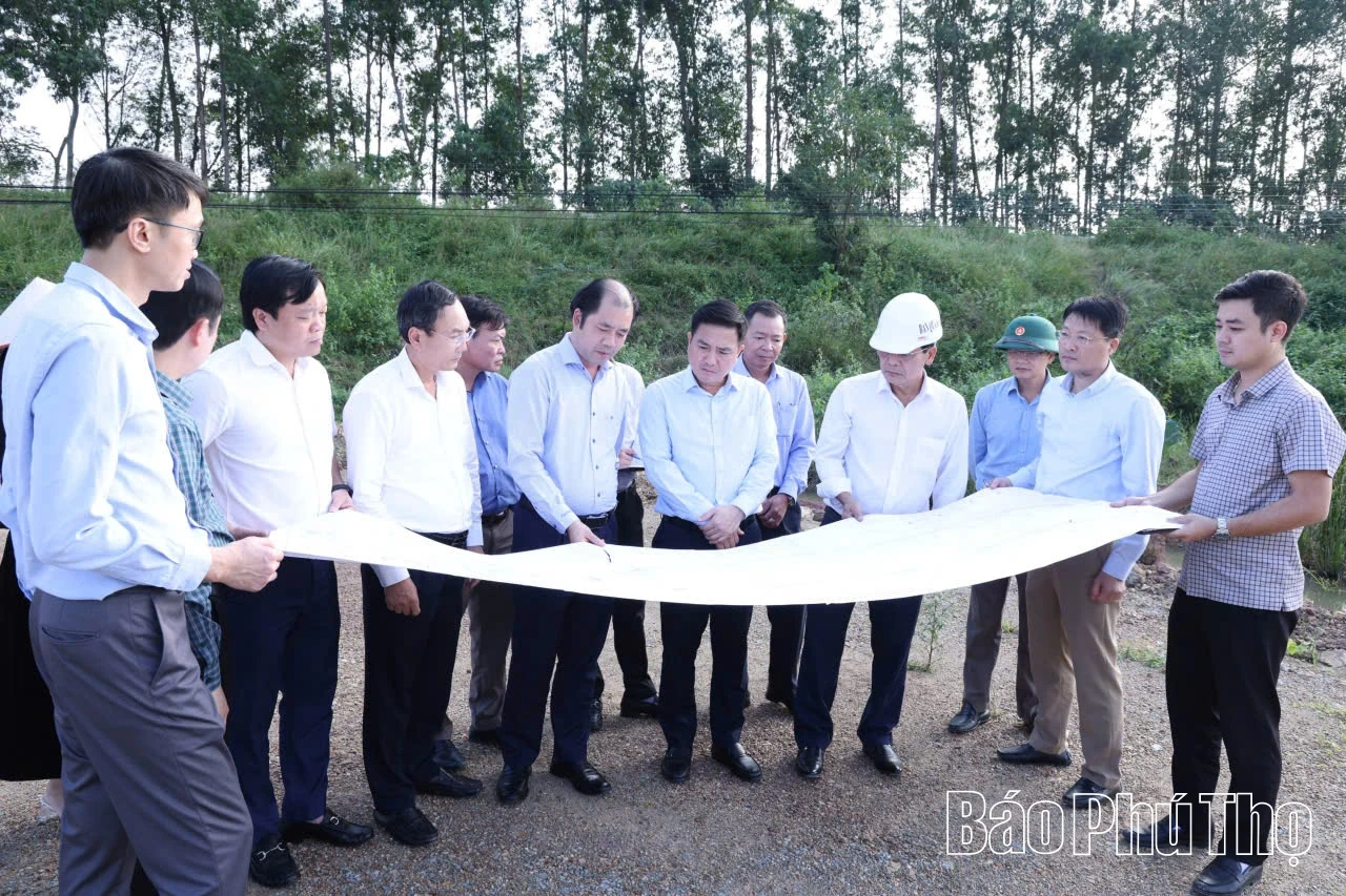 Phó Chủ tịch UBND tỉnh Vũ Việt Văn kiểm tra tiến độ công trình giao thông trọng điểm thuộc khu vực Vĩnh Phúc