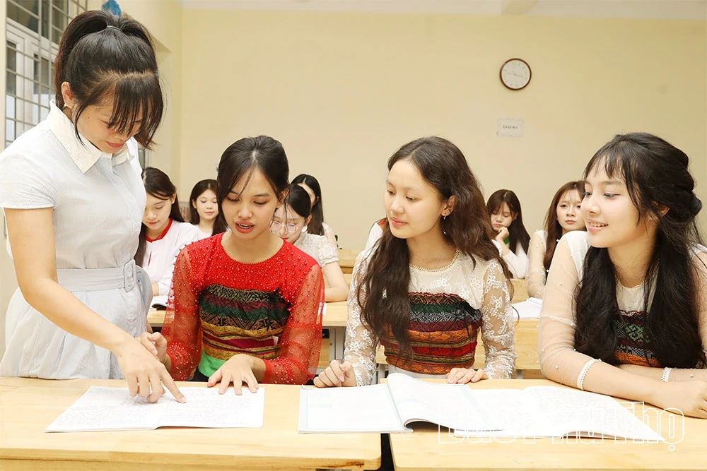 Lan tỏa vẻ đẹp trang phục truyền thống dân tộc trong trường học