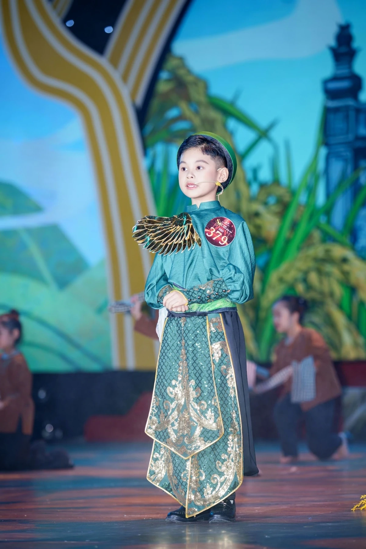 Cậu bé 12 tuổi kể chuyện Vua Lê Đại Hành giành quán quân MC Nhí toàn quốc 2025