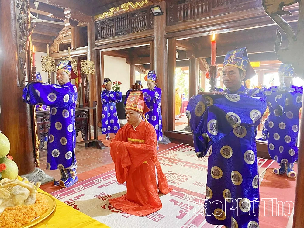 Tục rước nước Đền Tam Giang