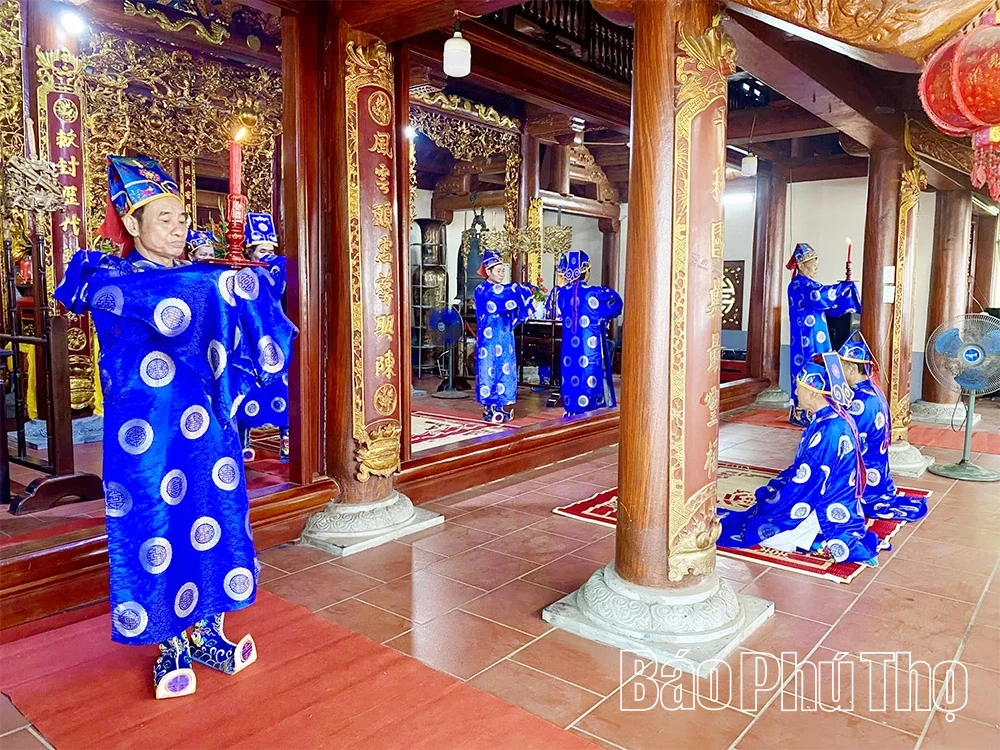 Tục rước nước Đền Tam Giang