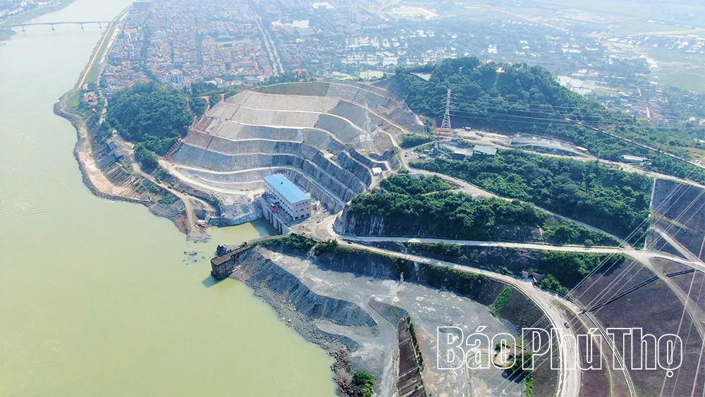 Hòa lưới thành công tổ máy số 2 Dự án Nhà máy Thủy điện Hòa Bình mở rộng