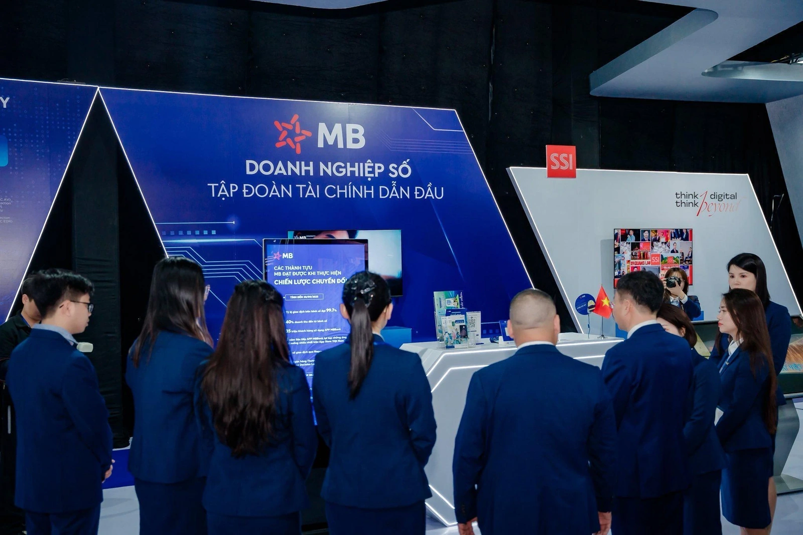 Không ai đơn độc trong thế giới số – MB cùng bạn bảo vệ tài chính an toàn