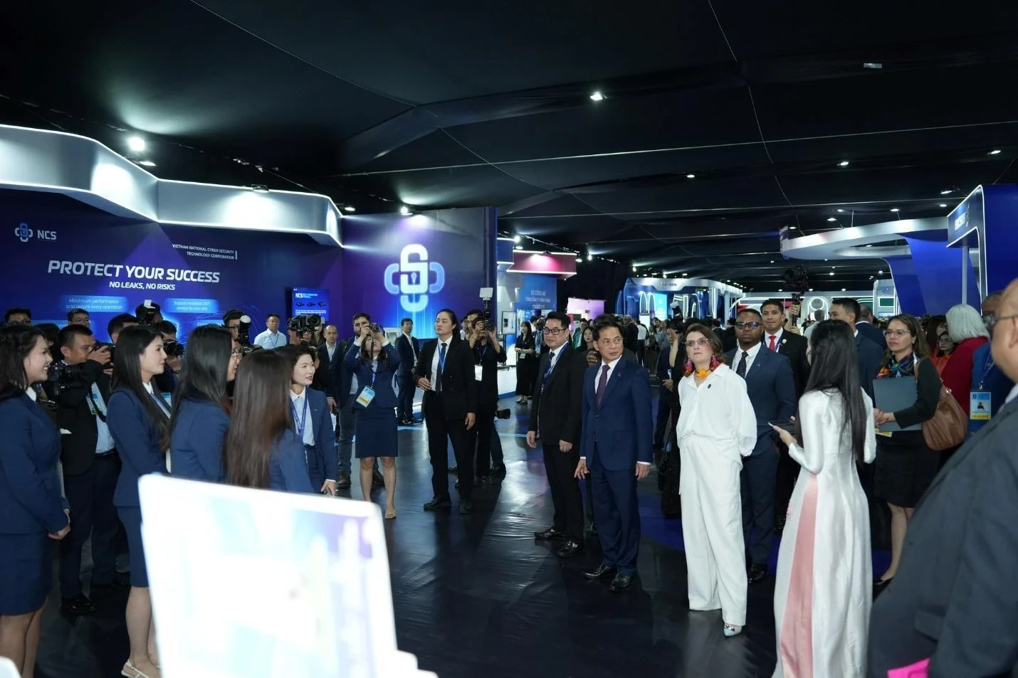 Không ai đơn độc trong thế giới số – MB cùng bạn bảo vệ tài chính an toàn