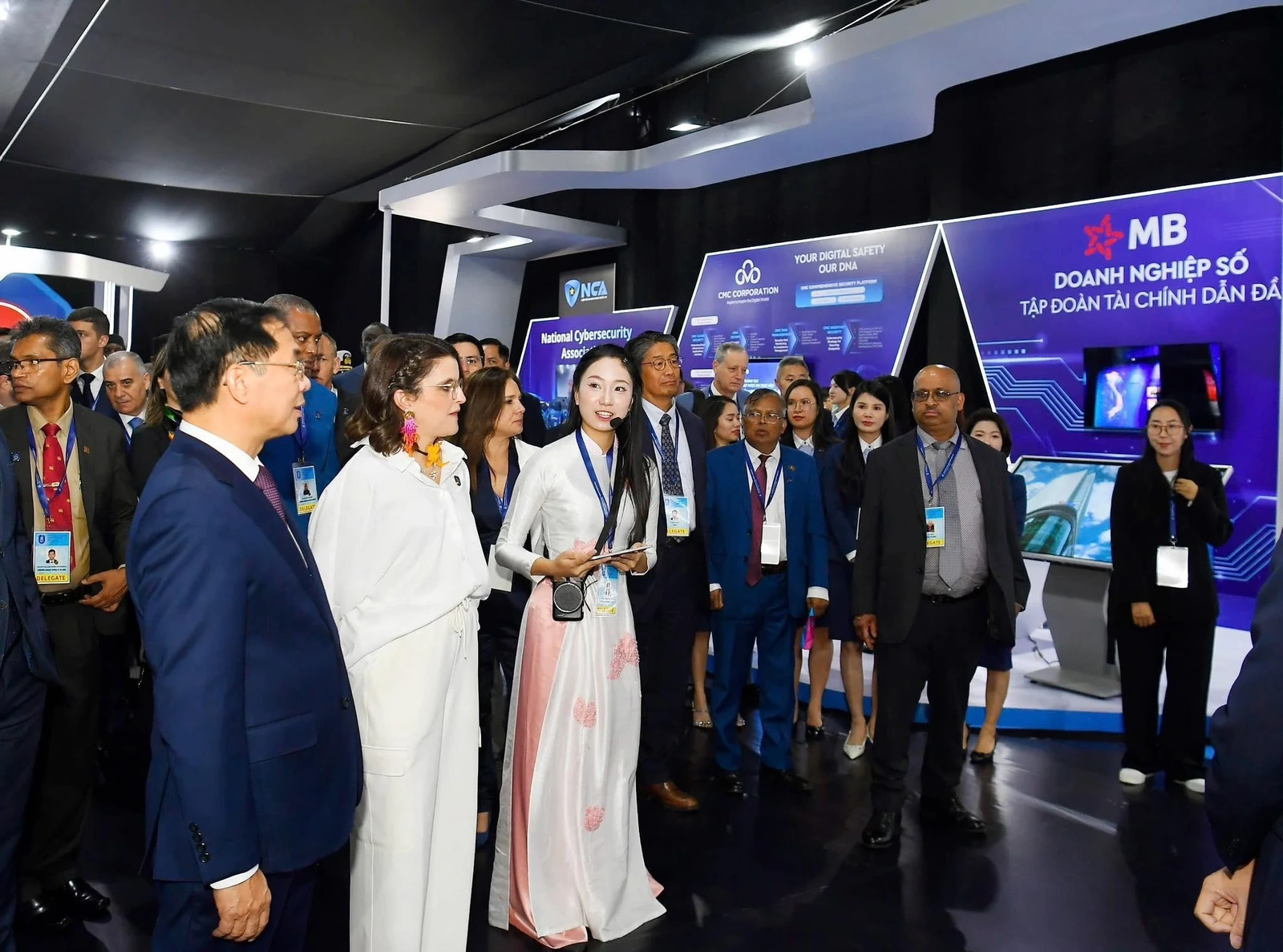 Không ai đơn độc trong thế giới số – MB cùng bạn bảo vệ tài chính an toàn