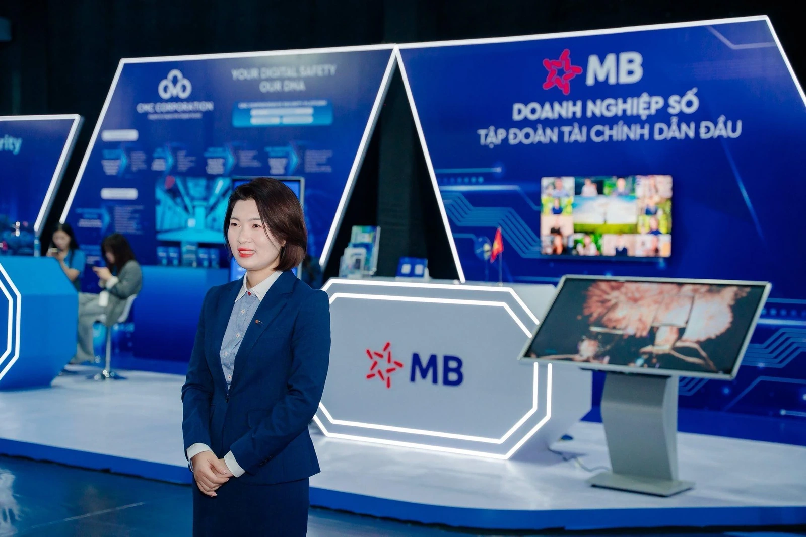 Không ai đơn độc trong thế giới số – MB cùng bạn bảo vệ tài chính an toàn