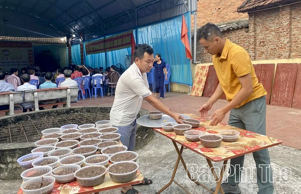 Ấm áp “Bữa cơm đại đoàn kết”