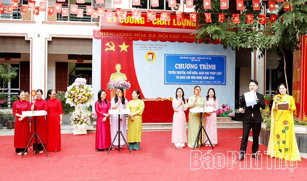 Tuyên truyền, phổ biến giáo dục pháp luật và giao lưu văn nghệ năm 2025