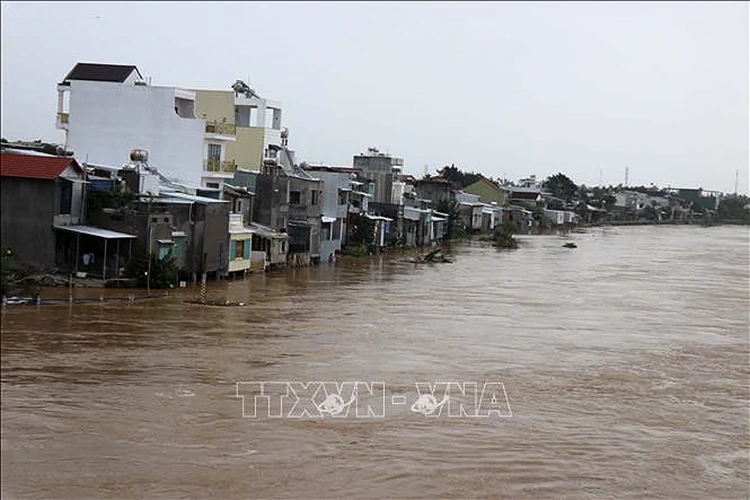 Thời tiết ngày 19/11: Bắc Bộ rét đậm, lũ lên nhanh trên nhiều sông miền Trung