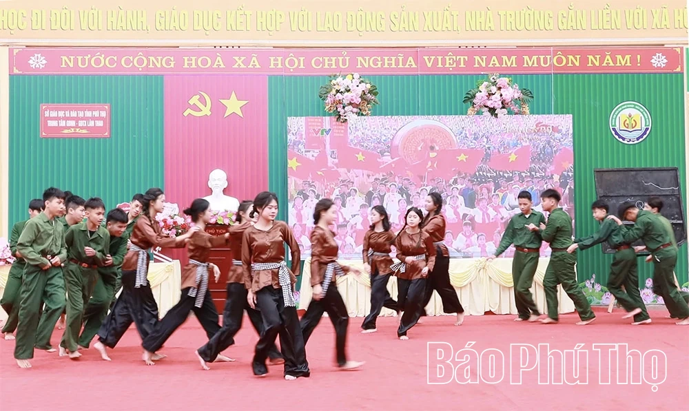 Trung tâm GDNN-GDTX Lâm Thao kỷ niệm 43 năm Ngày Nhà giáo Việt Nam 20/11