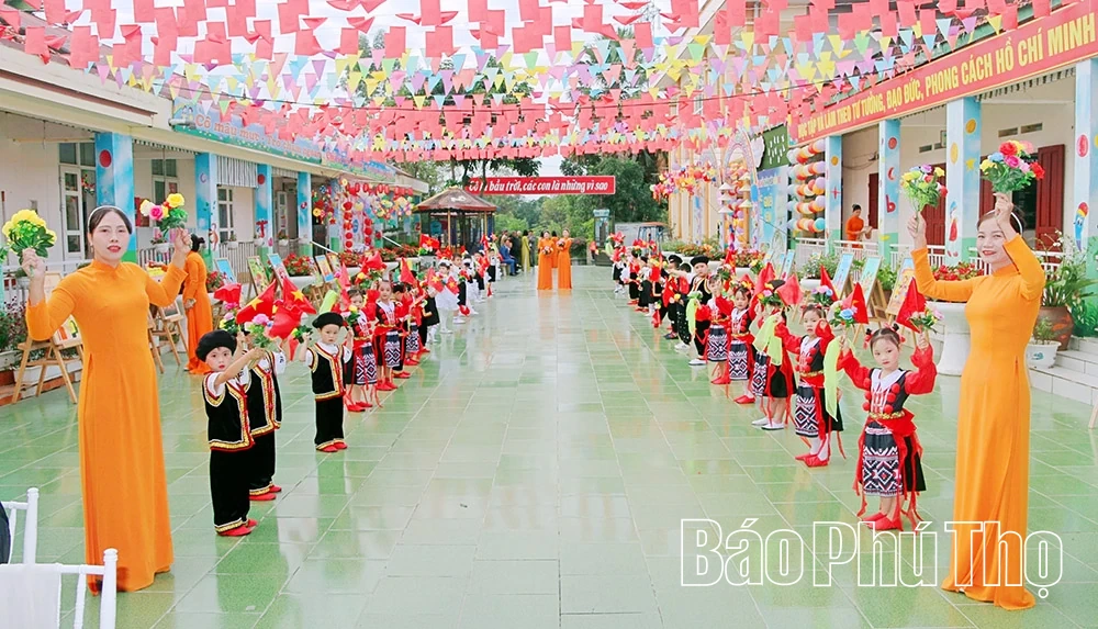 Gặp mặt kỷ niệm 43 năm ngày Nhà giáo Việt Nam