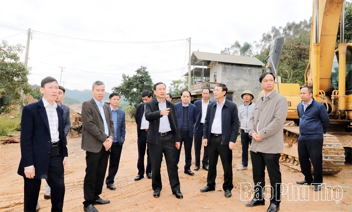 Phó Chủ tịch UBND tỉnh Quách Tất Liêm kiểm tra công tác giải phóng mặt bằng các dự án tại xã Thịnh Minh