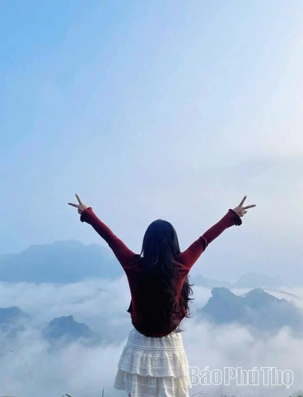 “Checking In” at Con Pass to Chase the Clouds