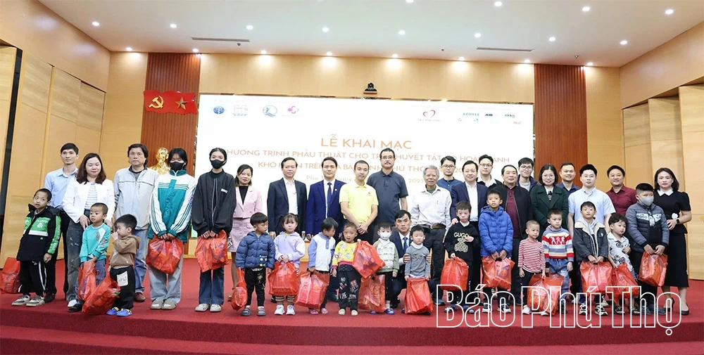 Phẫu thuật miễn phí cho trẻ em khuyết tật tại Bệnh viện Sản nhi tỉnh Phú Thọ