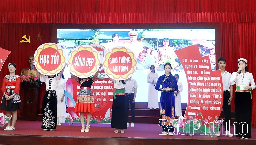 Học sinh 5 trường THPT tranh tài tại Hội thi Tuyên truyền ATGT