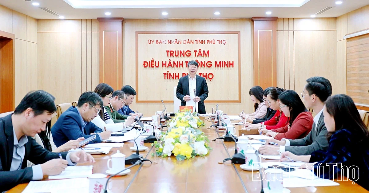 Phó Chủ tịch UBND tỉnh Nguyễn Khắc Hiếu nghe các Sở báo cáo một số dự thảo Nghị quyết, Quyết định, Kế hoạch