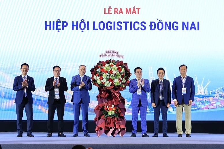 Thủ tướng: Đưa Việt Nam trở thành trung tâm dịch vụ logistics hàng đầu Đông Nam Á, châu Á và thế giới