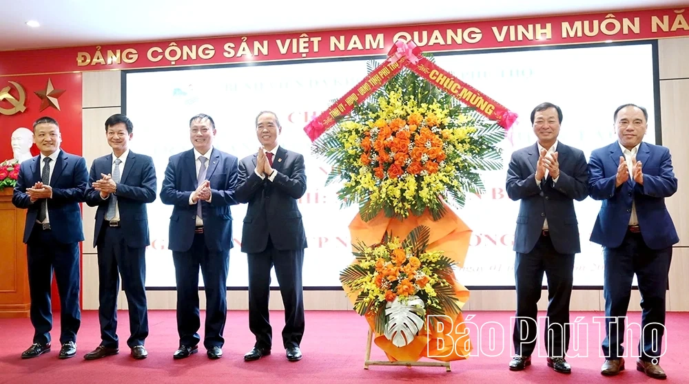 Bệnh viện đa khoa khu vực Phú Thọ tiếp nhận 5 máy chạy thận nhân tạo