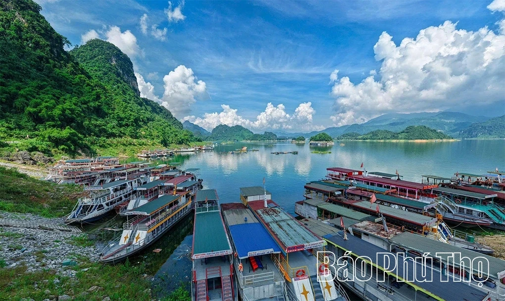 Mystical Beauty of Hoa Binh Lake