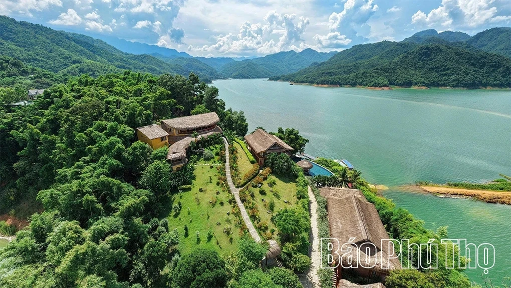 Mystical Beauty of Hoa Binh Lake