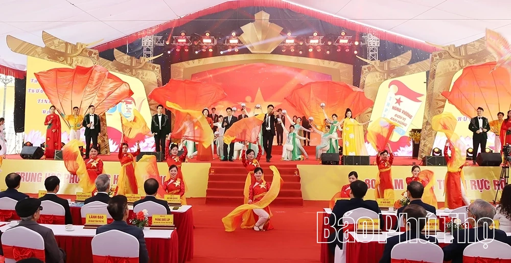 Trường THPT Hùng Vương kỷ niệm 80 năm thành lập và đón nhận Cờ thi đua Chính phủ