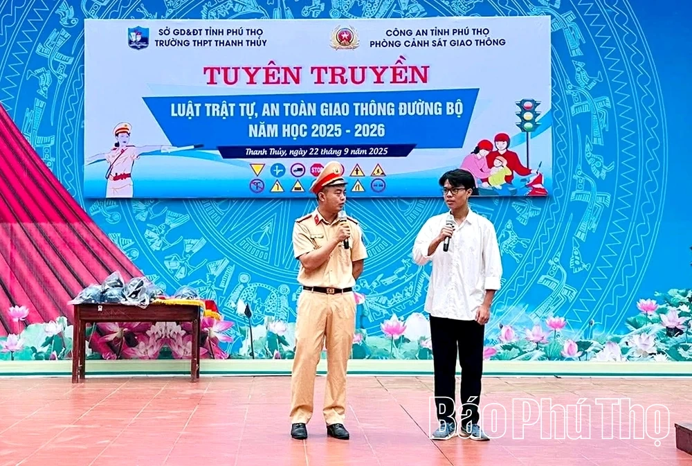 Chung tay xây dựng văn hóa giao thông trong trường học