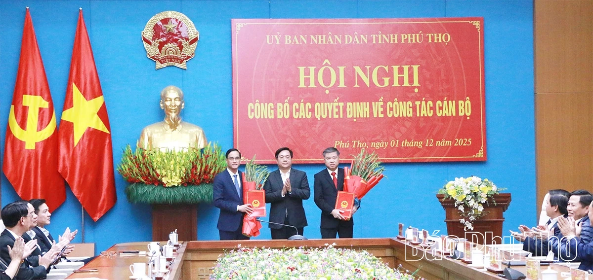 Hội nghị công bố các quyết định của UBND tỉnh về công tác cán bộ