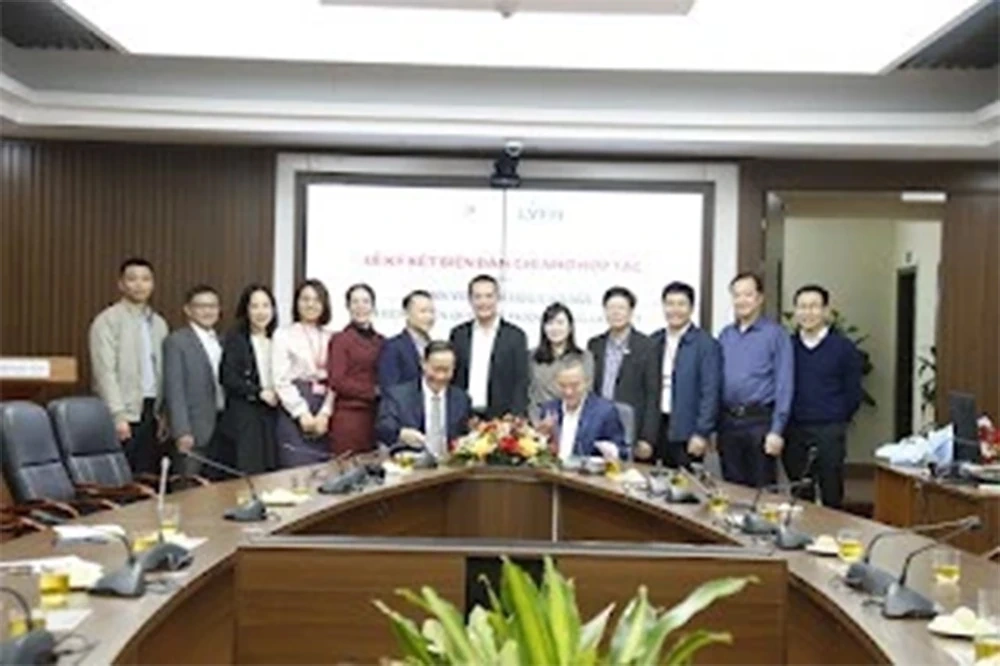 Bệnh viện Đại học Y Hà Nội ký kết hợp tác chuyên môn với Bệnh viện Quốc tế Thăng Long Lạc Việt