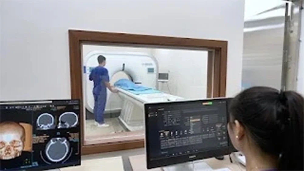 Bệnh viện Đại học Y Hà Nội ký kết hợp tác chuyên môn với Bệnh viện Quốc tế Thăng Long Lạc Việt