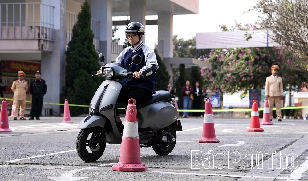 Hướng dẫn kỹ năng lái xe an toàn cho học sinh