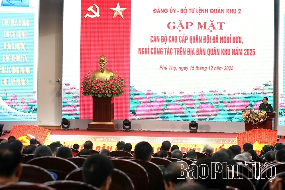 Quân khu 2 gặp mặt cán bộ cao cấp đã nghỉ hưu, nghỉ công tác trên địa bàn Quân khu