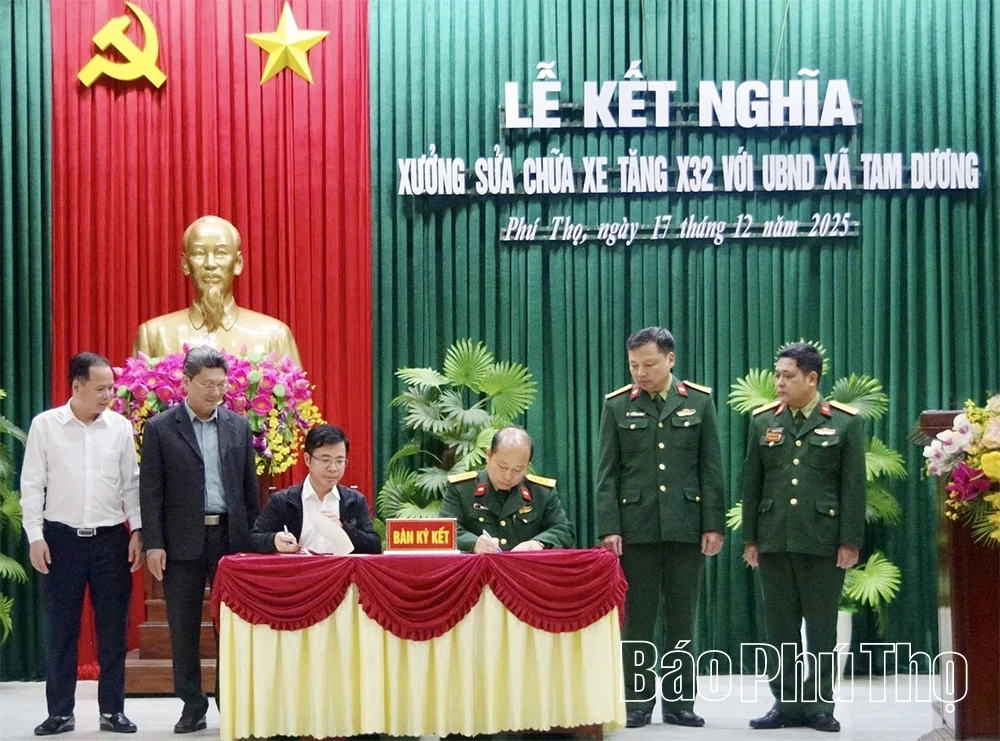Xưởng sửa chữa xe tăng X32 ký kết biên bản ghi nhớ, kết nghĩa với UBND xã Tam Dương