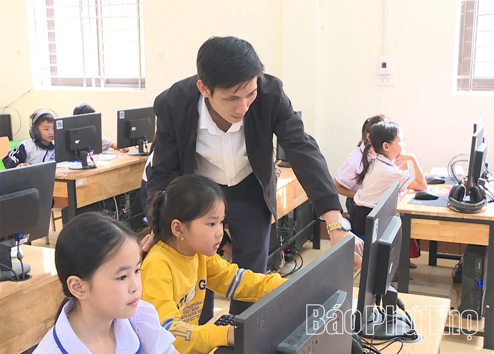 Thầy giáo trẻ tiên phong ứng dụng trí tuệ nhân tạo trong dạy học