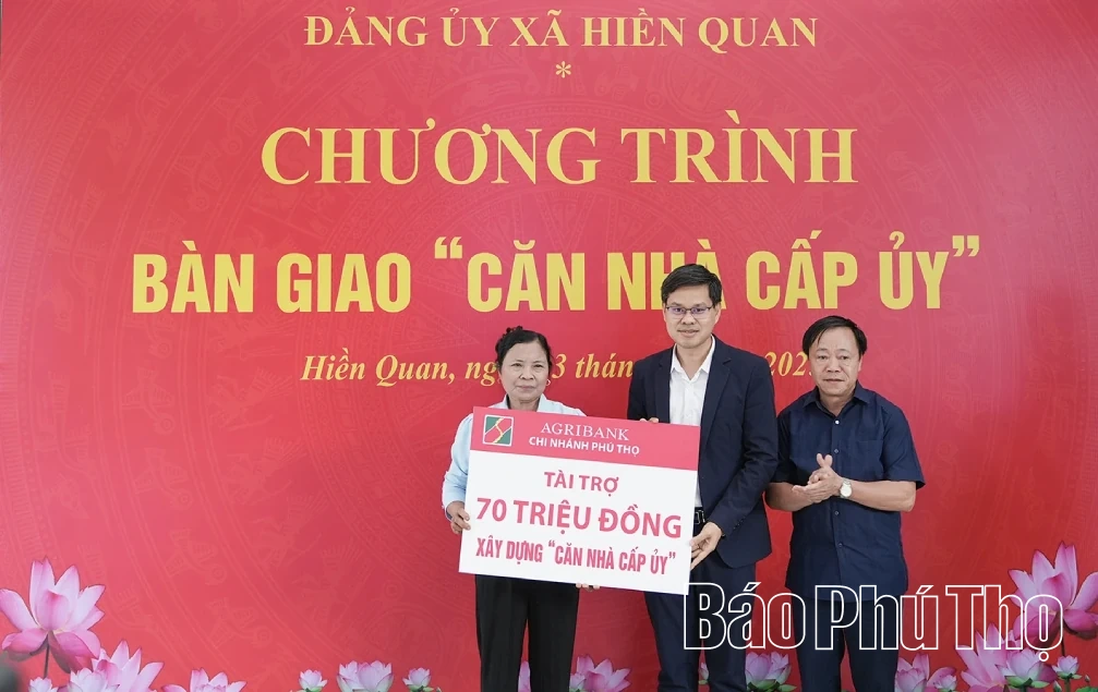 Bàn giao “Căn nhà cấp ủy” cho đảng viên tại xã Hiền Quan