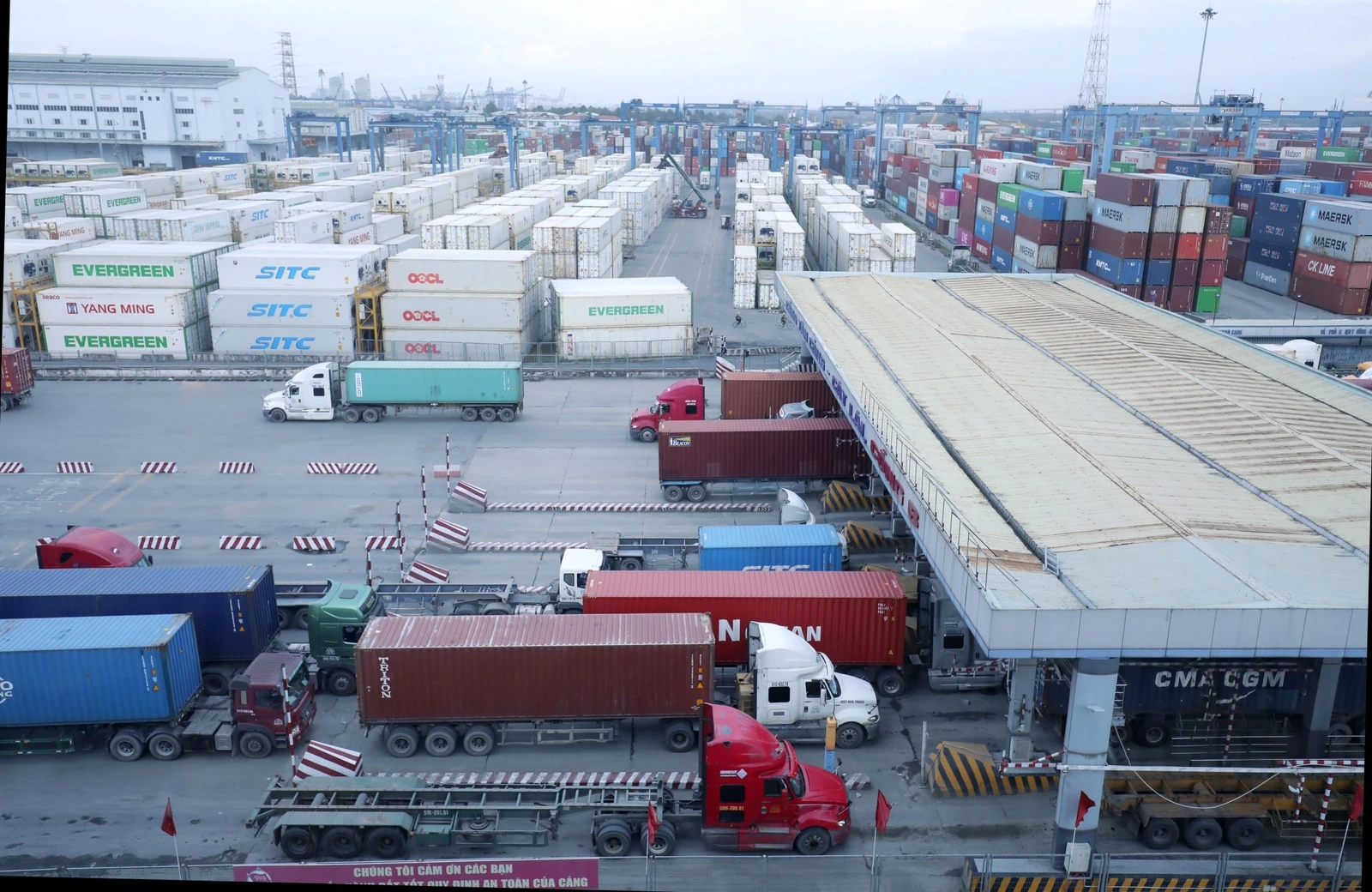 Đột phá hạ tầng cảng biển, nâng tầm vị thế quốc gia