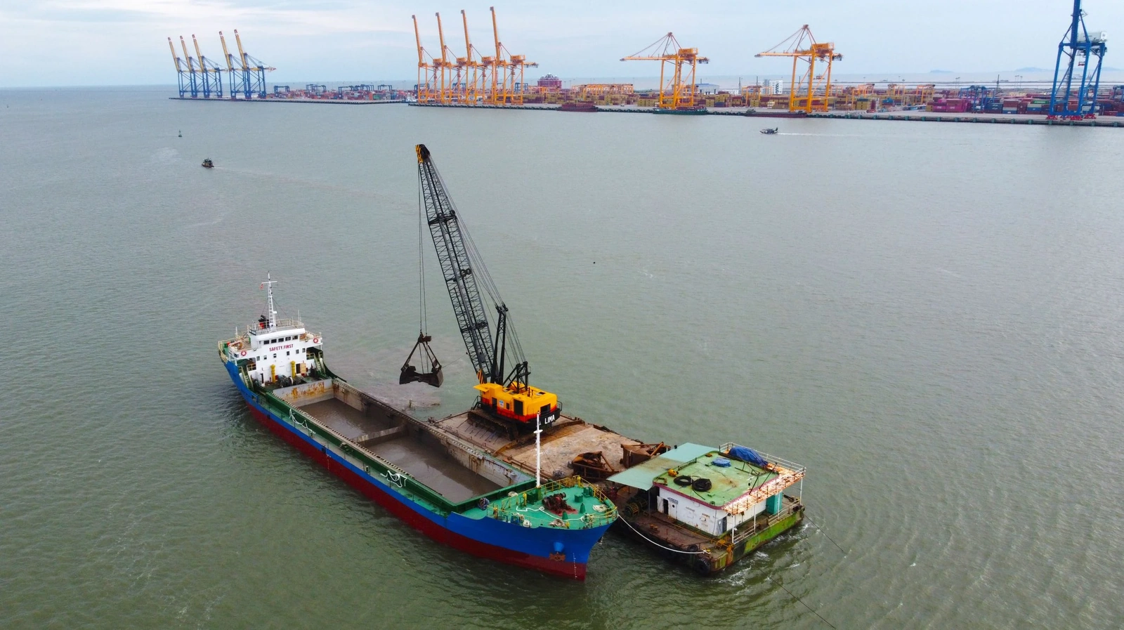 Đột phá hạ tầng cảng biển, nâng tầm vị thế quốc gia