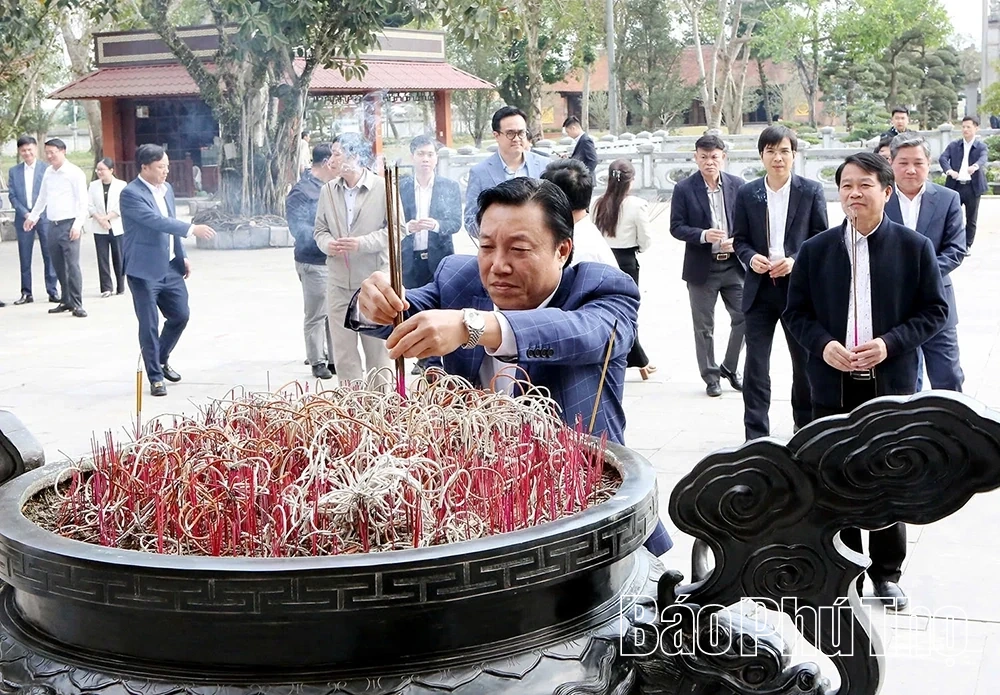 Phó Chủ tịch UBND tỉnh Nguyễn Huy Ngọc thăm, làm việc tại các xã khu vực Hạ Hòa