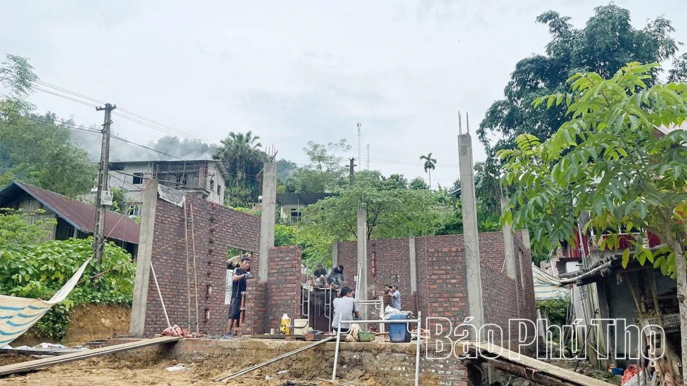 Xóa nhà tạm, xây hy vọng