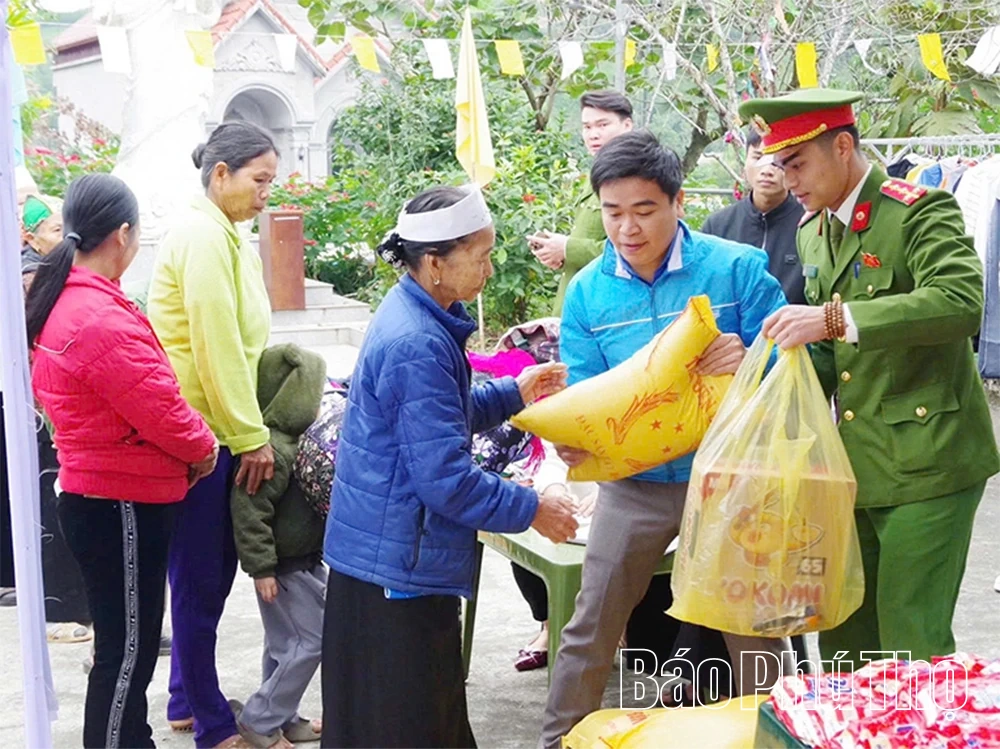 Gian hàng 0 đồng - lan tỏa yêu thương mùa Giáng sinh tại xứ đạo