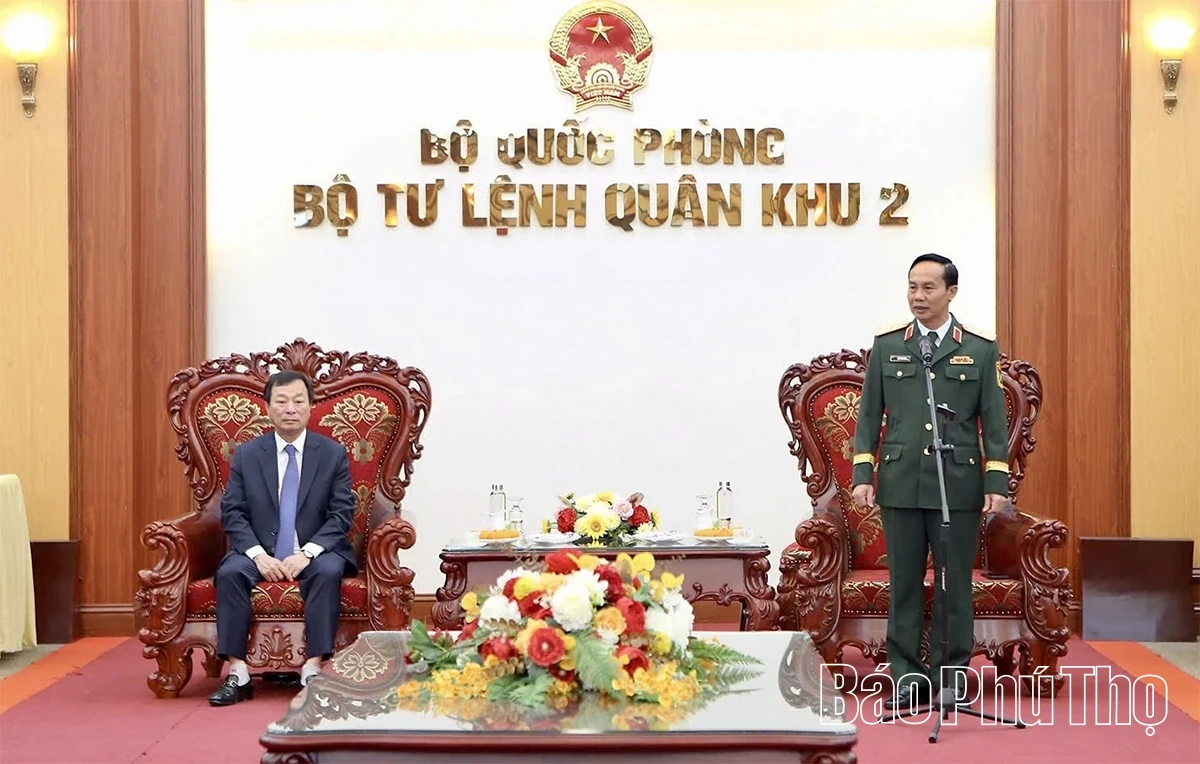 Lãnh đạo tỉnh thăm, chúc mừng Bộ Tư lệnh Quân khu 2 và Bộ CHQS tỉnh