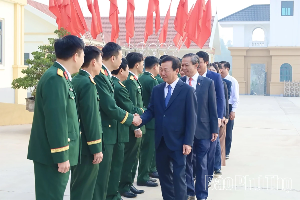 Lãnh đạo tỉnh thăm, chúc mừng Bộ Tư lệnh Quân khu 2 và Bộ CHQS tỉnh