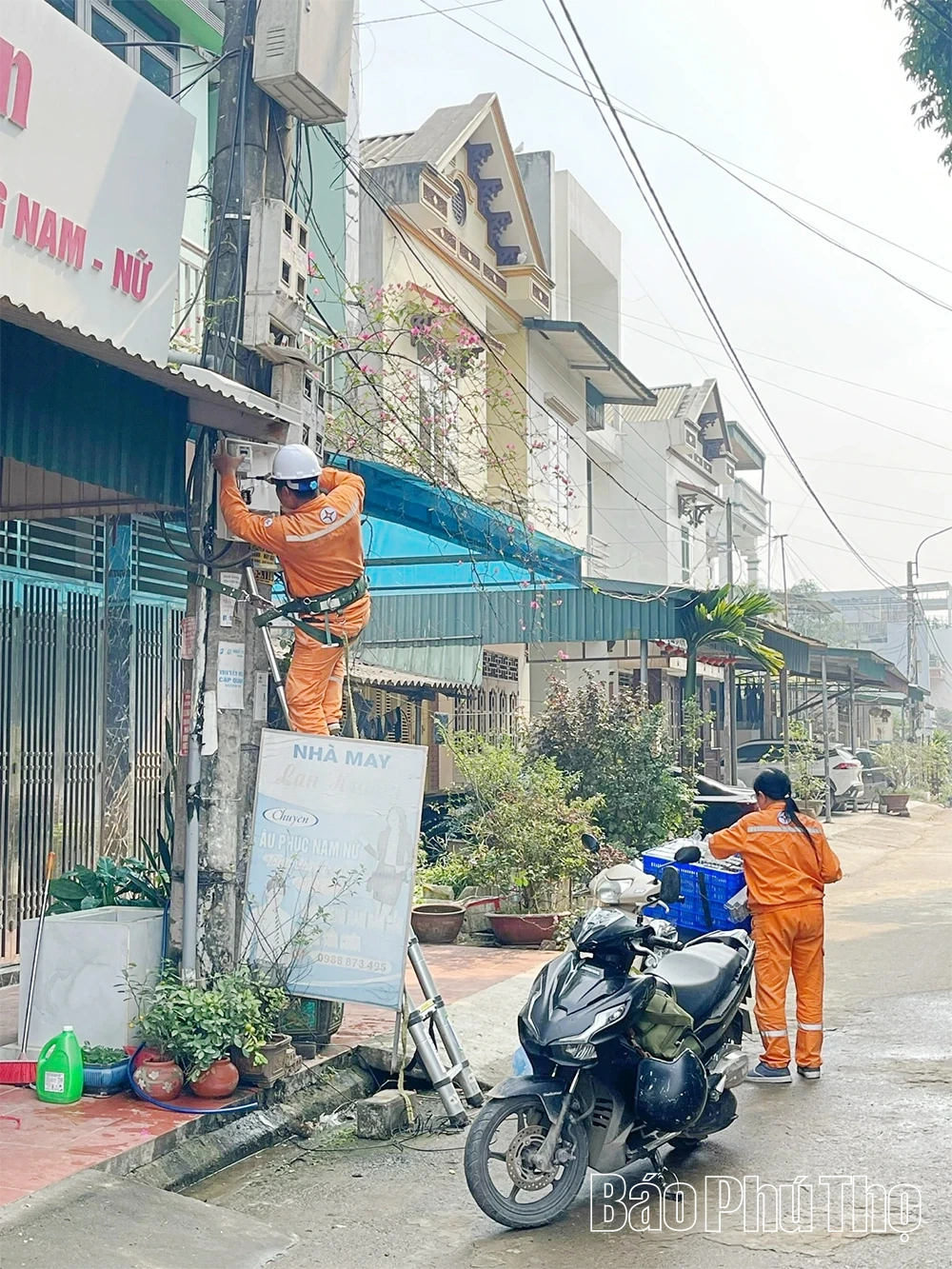 Công ty Điện lực Phú Thọ triển khai thay thế hơn 40.000 công tơ điện tử đo xa