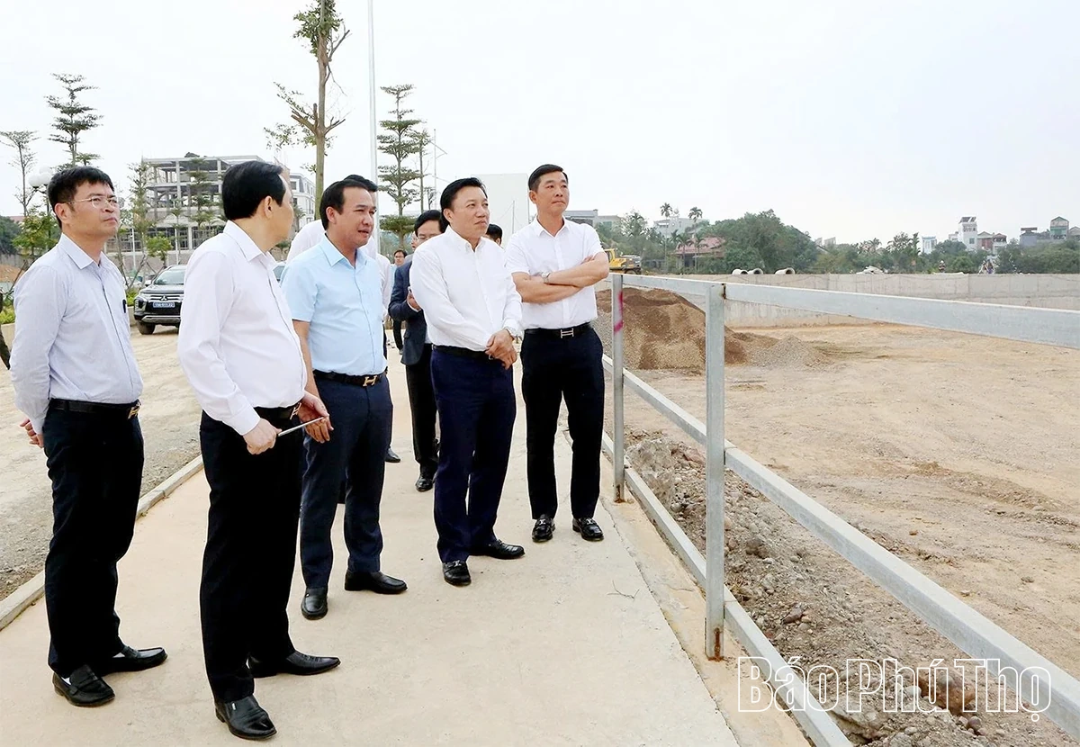 Phó Chủ tịch UBND tỉnh Nguyễn Huy Ngọc thăm, làm việc tại các xã khu vực Cẩm Khê