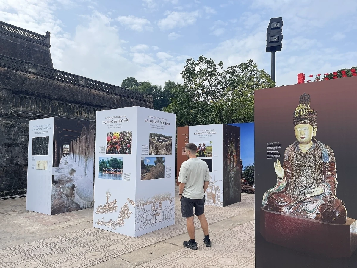 Trưng bày các loại hình di sản văn hóa Việt Nam