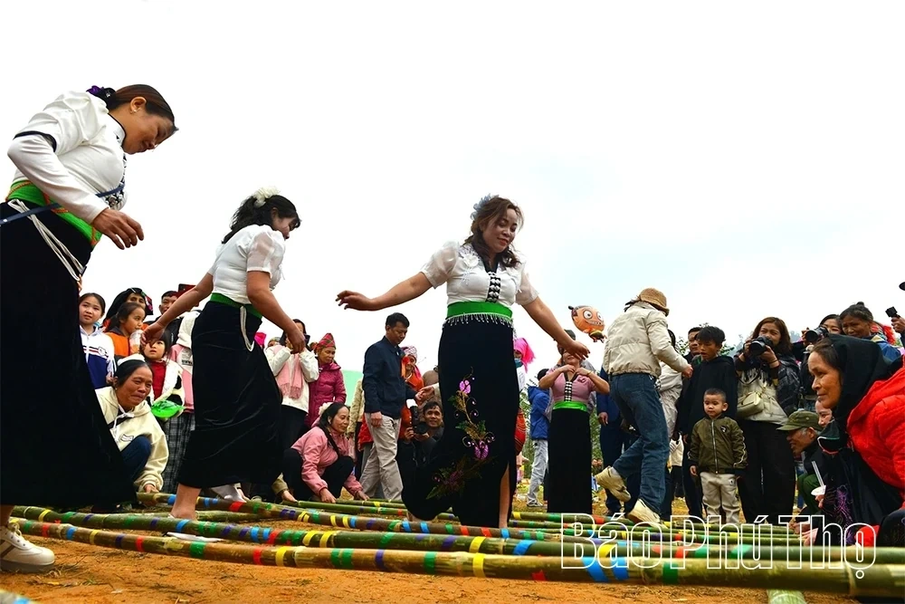 Distinctive Culture of the Tay People: Strengthening Community in Cao Son Commune