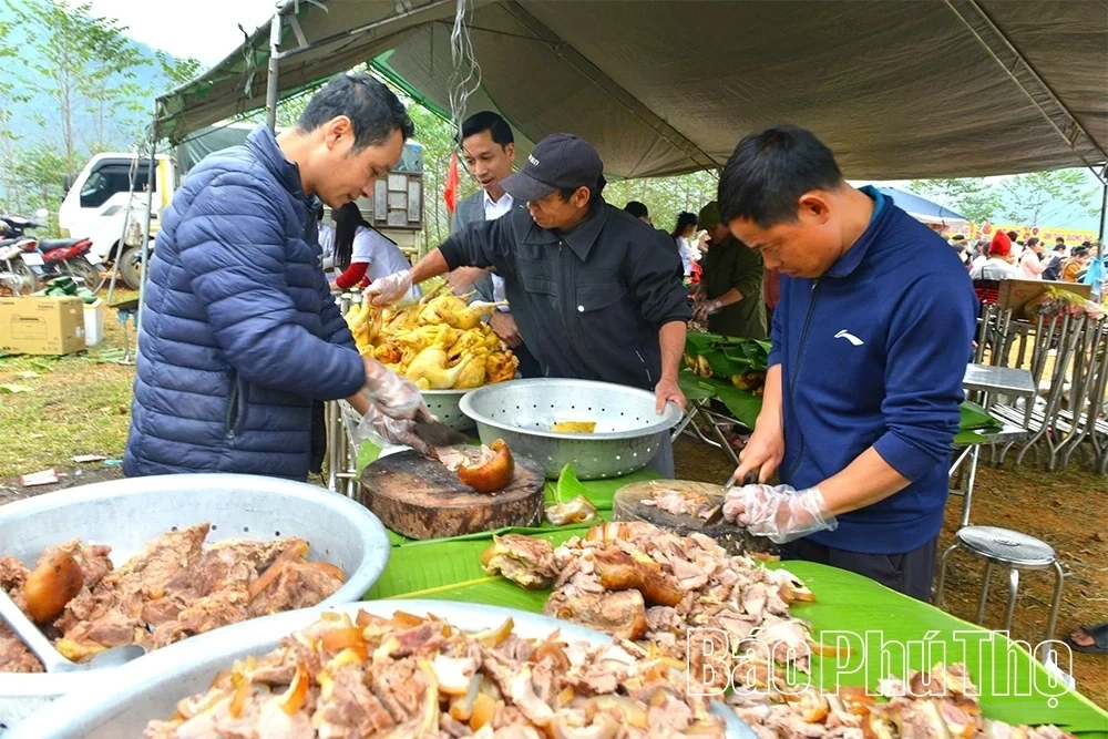 Distinctive Culture of the Tay People: Strengthening Community in Cao Son Commune
