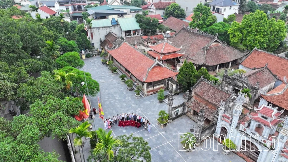 Giữ hồn làng cổ